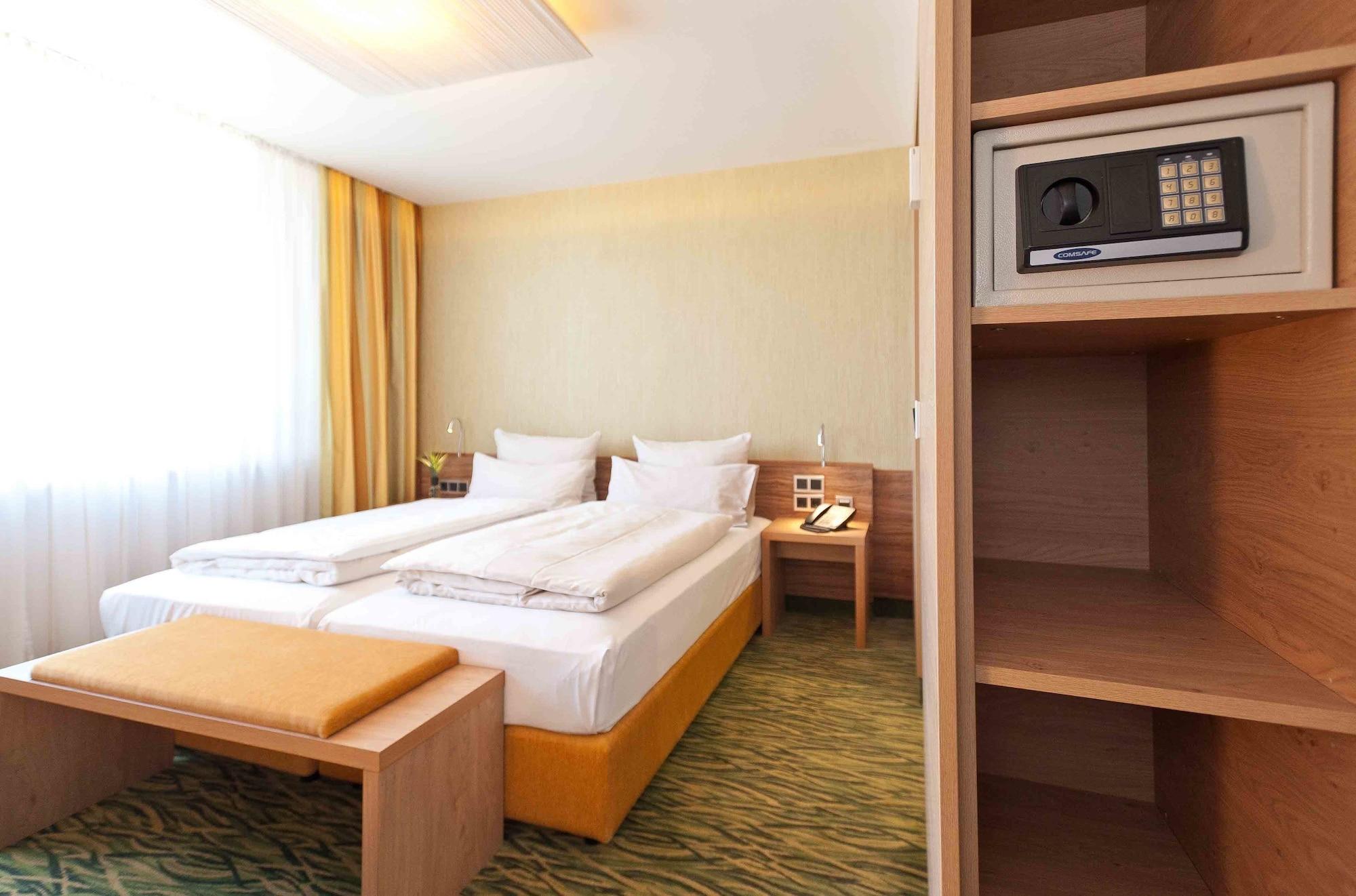 Hotel Bildungsblick Kirchseeon Екстериор снимка