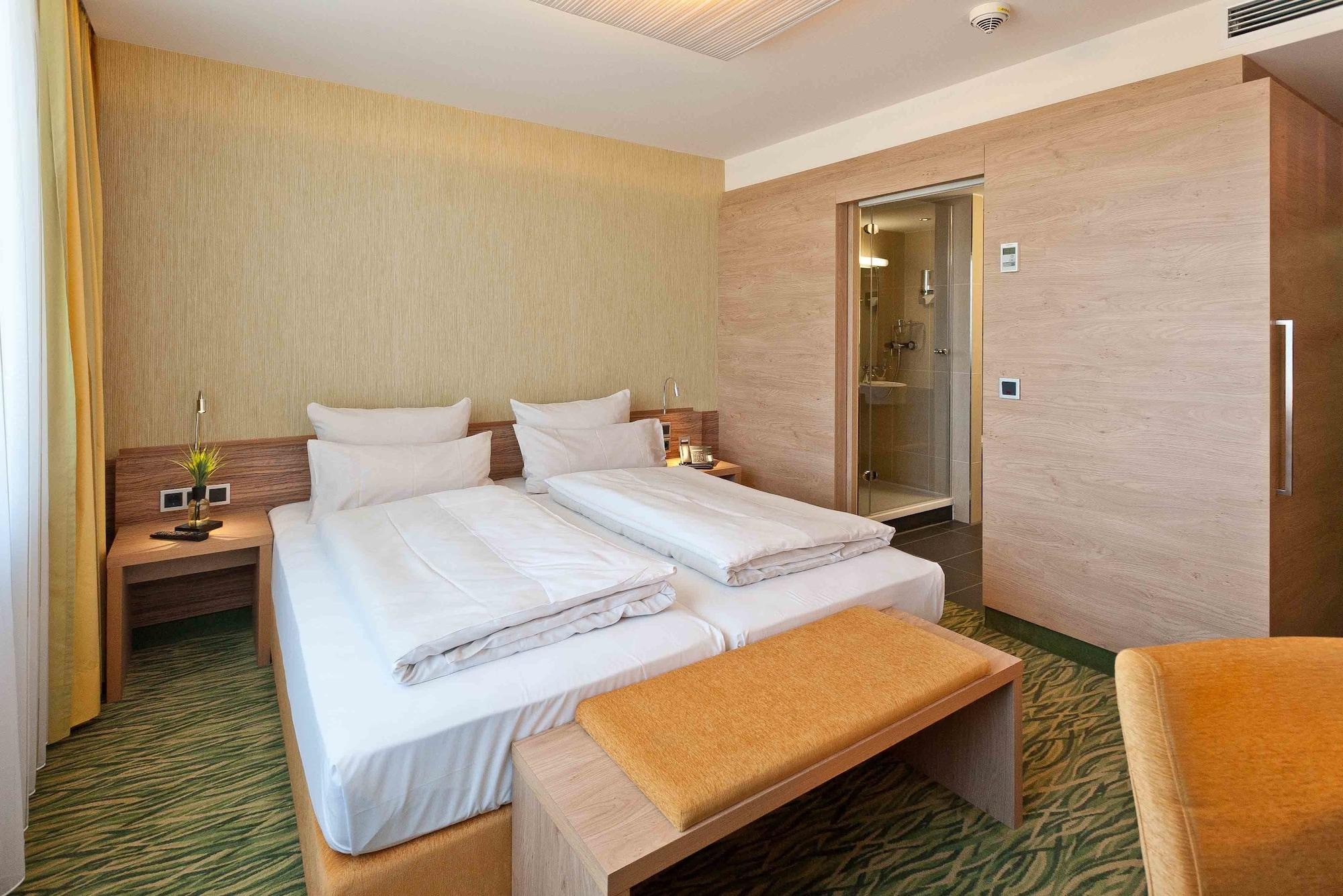 Hotel Bildungsblick Kirchseeon Екстериор снимка