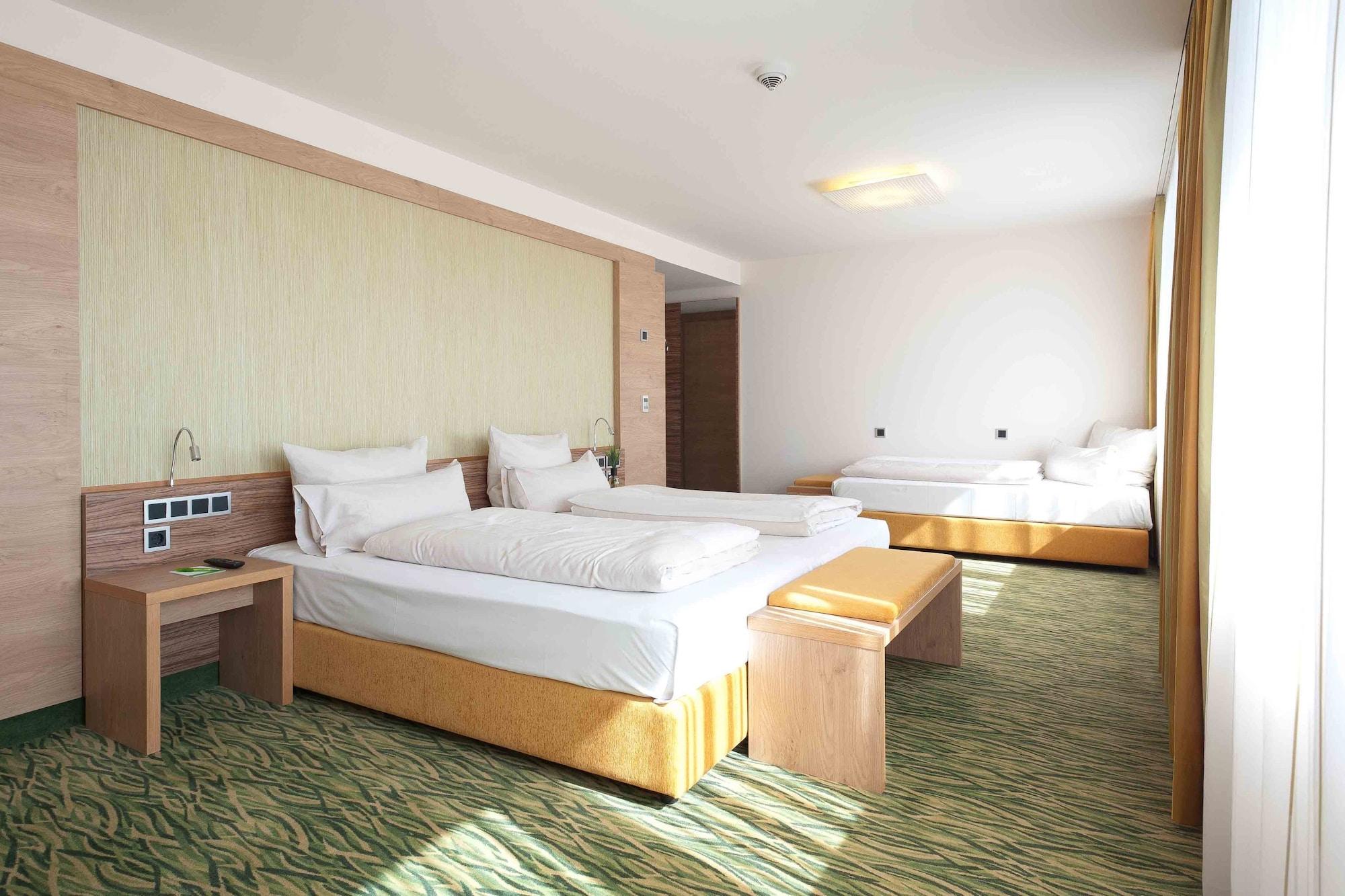 Hotel Bildungsblick Kirchseeon Екстериор снимка