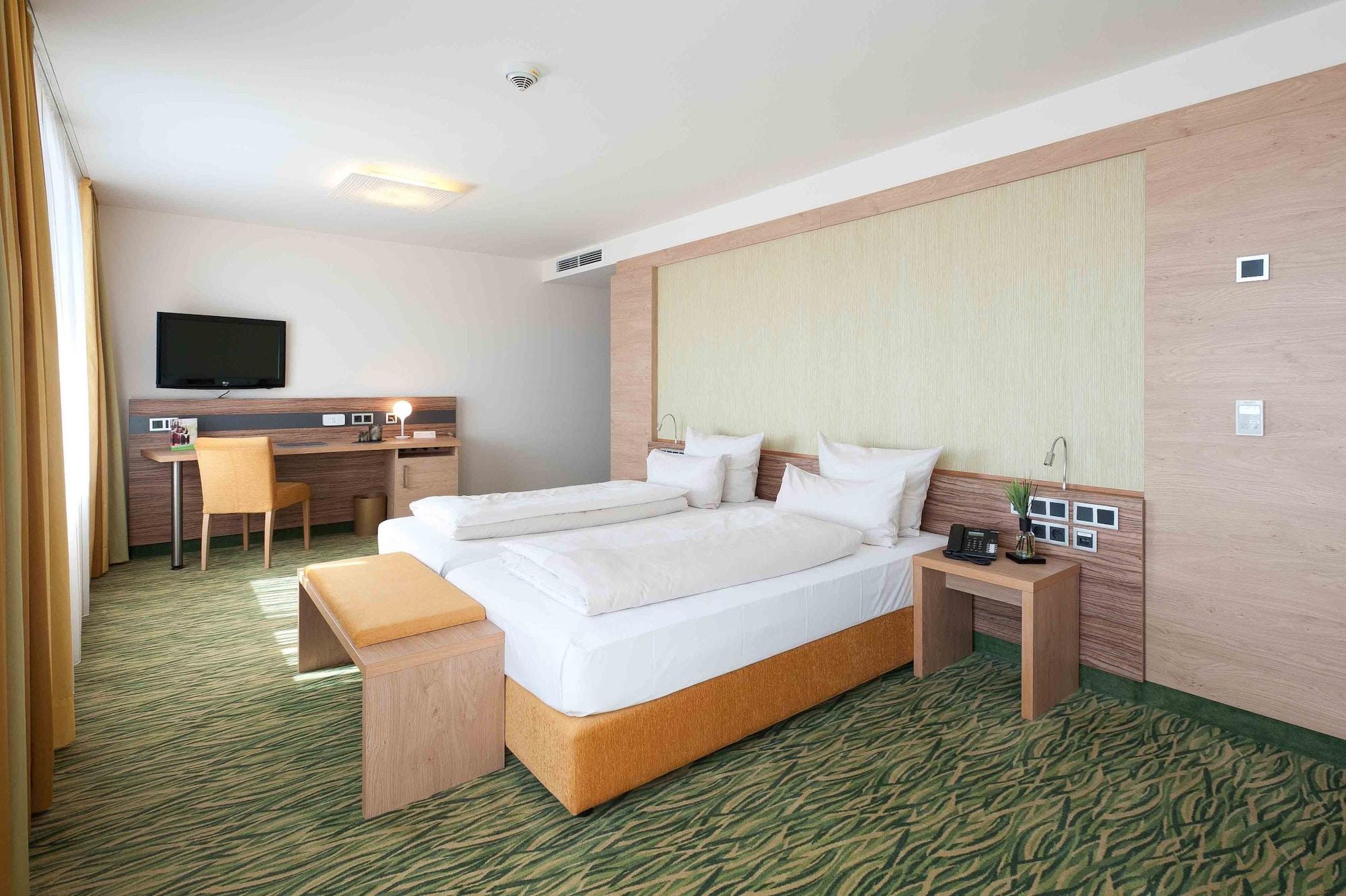 Hotel Bildungsblick Kirchseeon Екстериор снимка